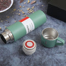 Kit Garrafa Térmica Inox 500ml Com 3 Xícaras Camping Viagem Café – Cores Sortidas